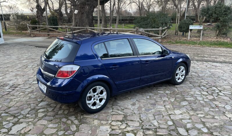 OPEL ASTRA 1.7 CDTI 100CV COSMO lleno